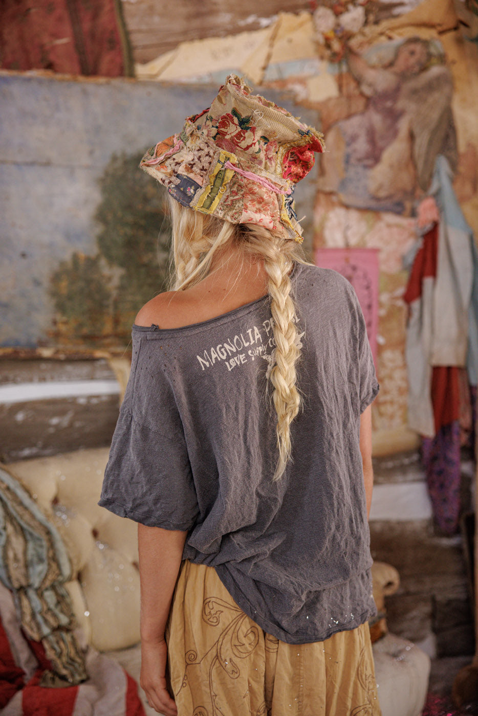 Sky Dolphin T in Ozzy by Magnolia Pearl